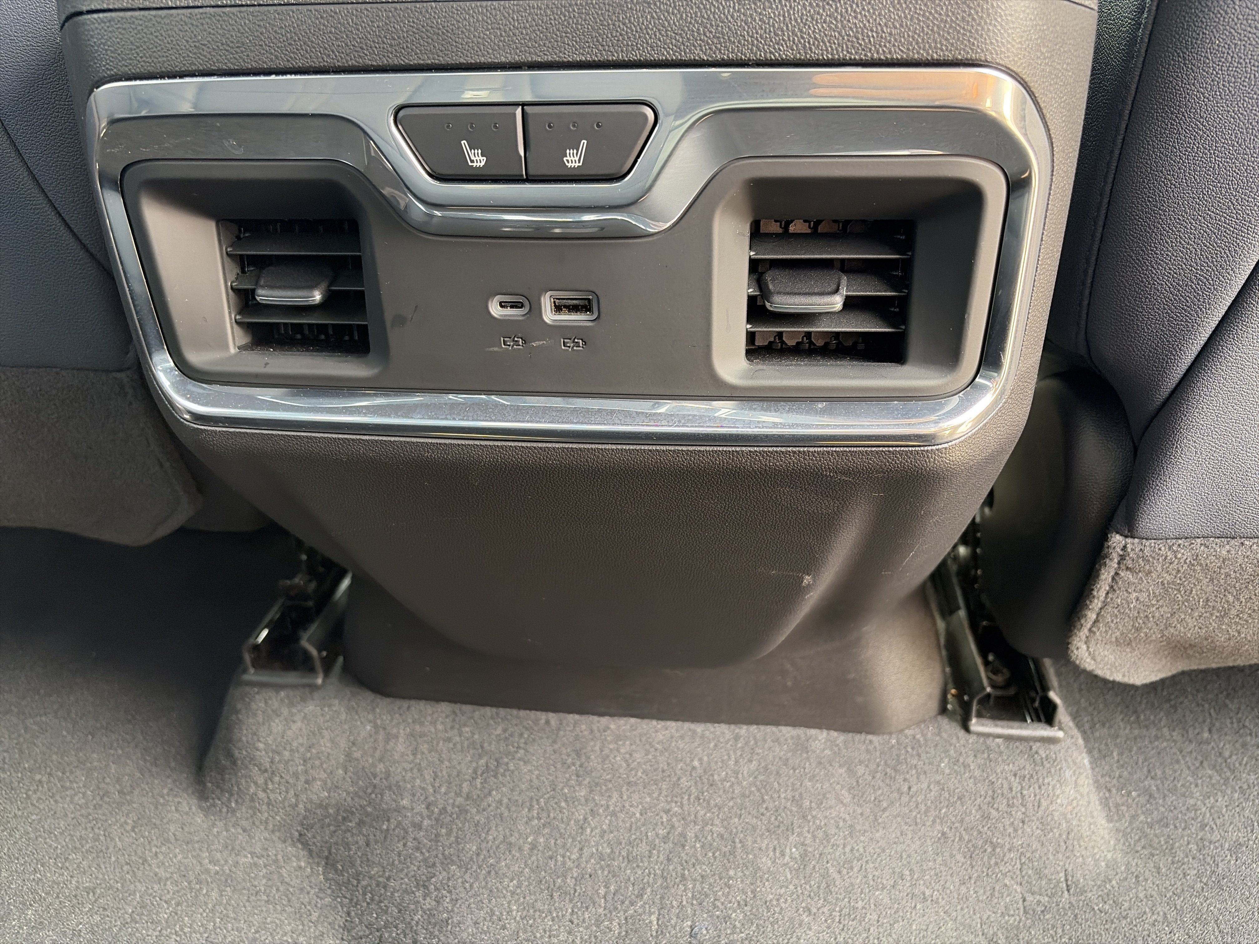 Used 2026 Chevrolet Silverado 1500 High Country w/ Technology Package AWD/4WD image 17