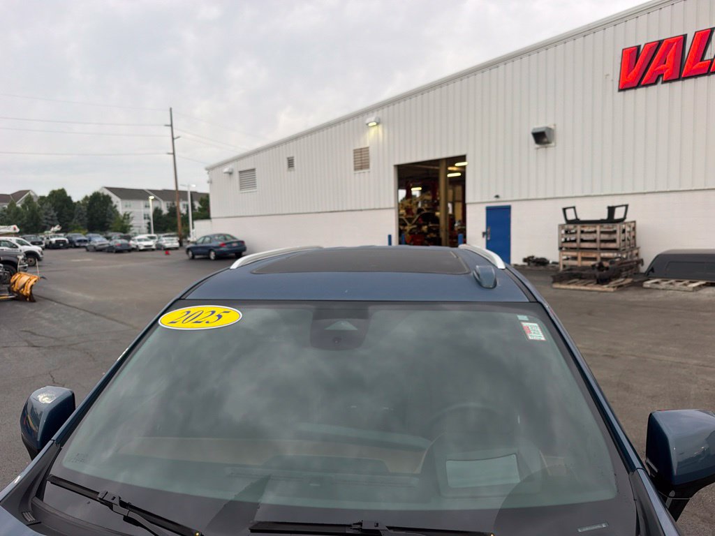 Used 2025 Chevrolet Tahoe High Country AWD/4WD image 17