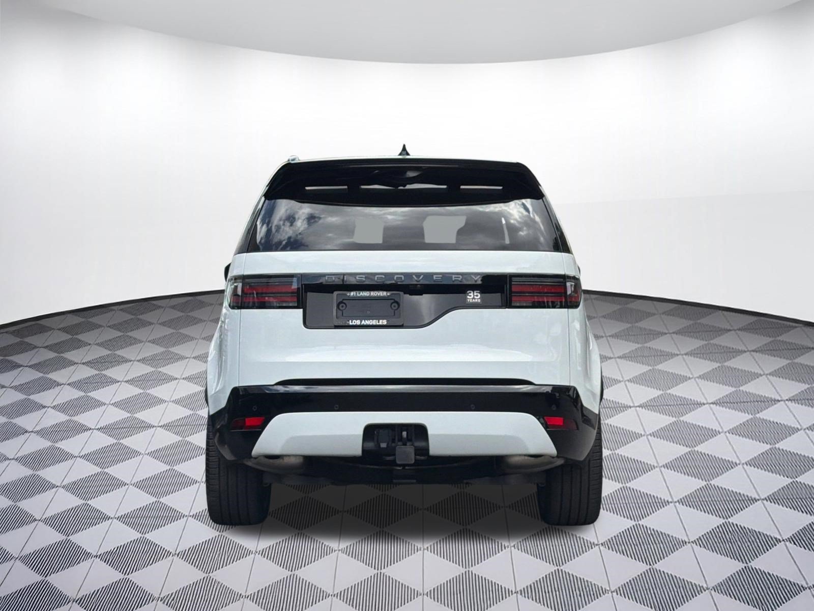 Used 2025 Land Rover Discovery Dynamic SE AWD/4WD image 9