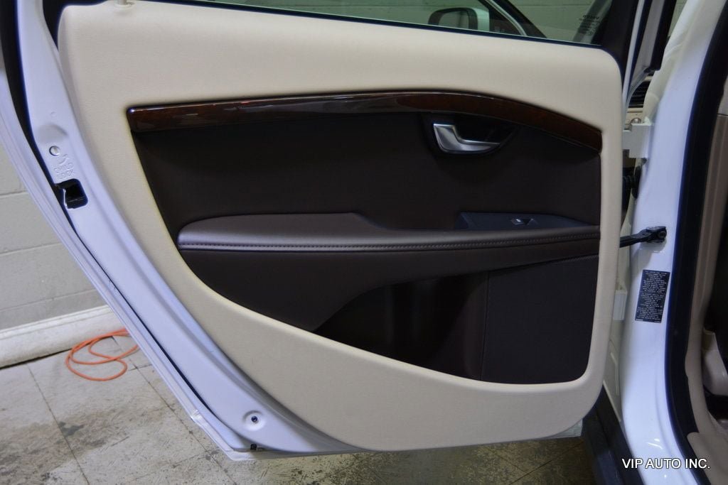 Used 2013 Volvo XC70 3.2 FWD image 13