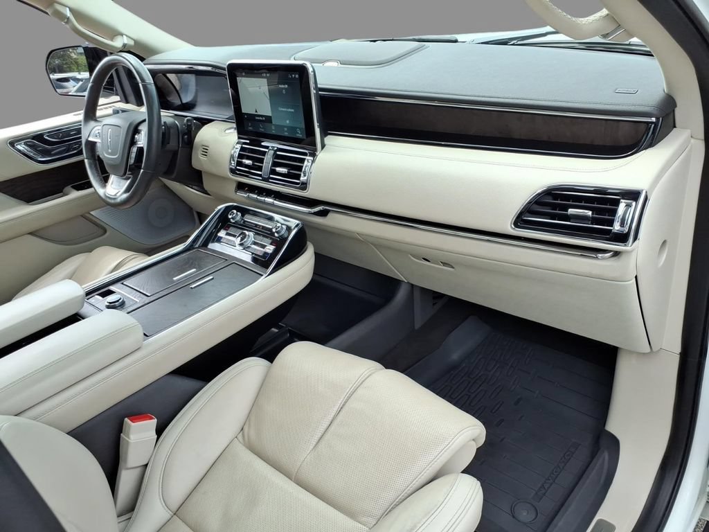 Used 2021 Lincoln Navigator L Reserve w/ Luxury Package AWD/4WD image 12