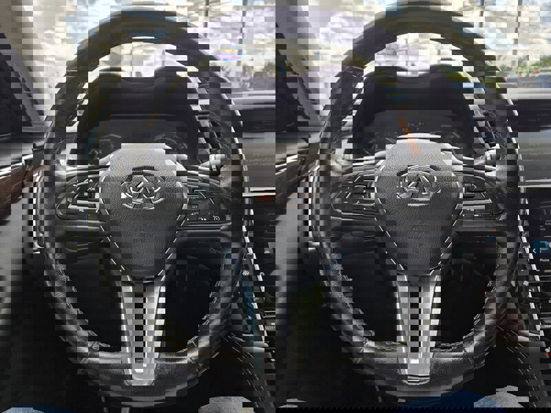 Used 2018 INFINITI Q50 Luxe w/ Essential Package (3.0T Luxe) image 14