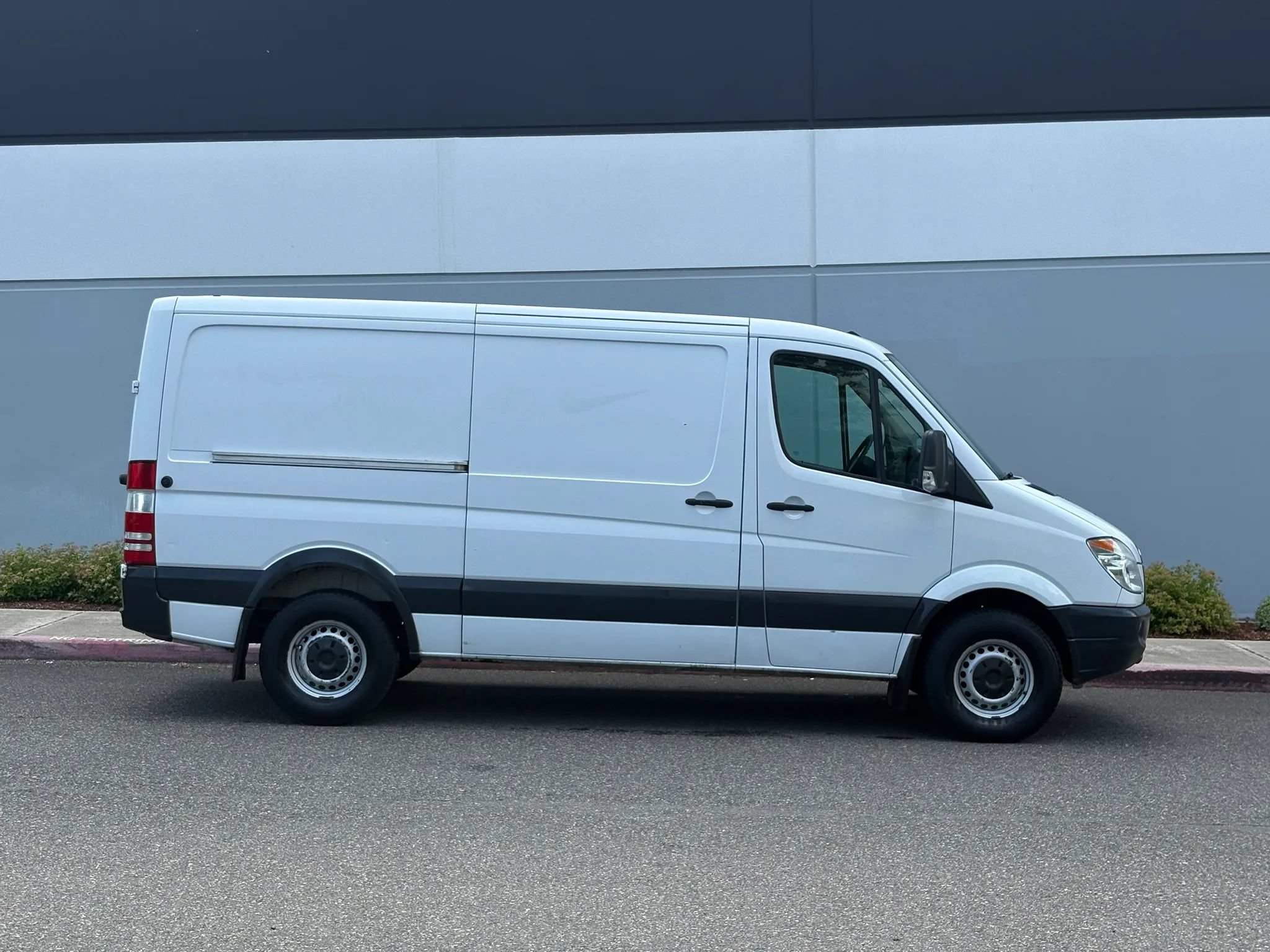 Used 2007 Dodge Sprinter 2500 RWD image 7