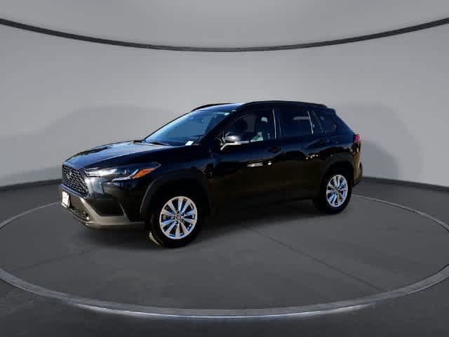 Used 2023 Toyota Corolla Cross LE FWD image 4
