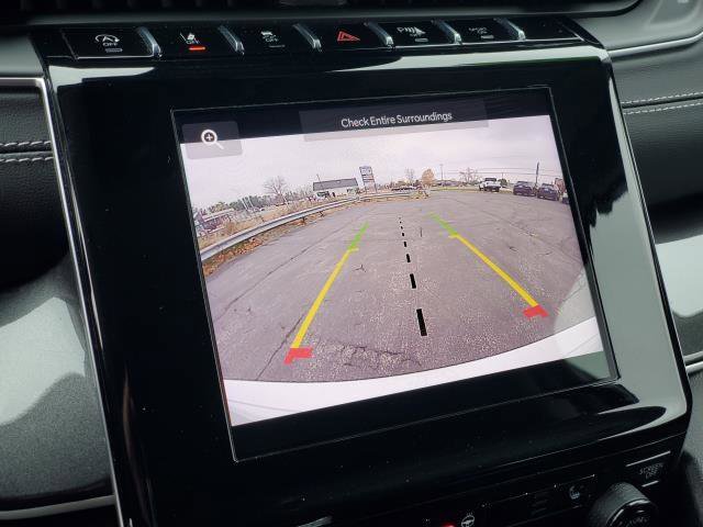 Used 2023 Jeep Grand Cherokee Laredo w/ Luxury Tech Group I image 16