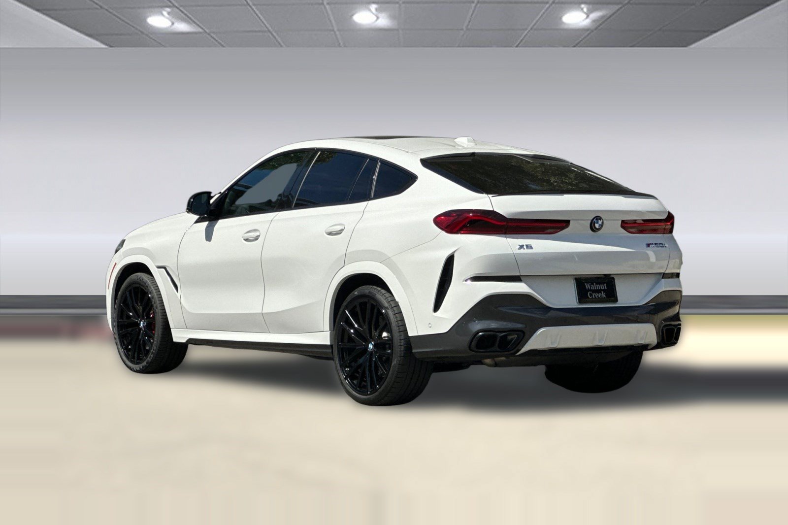 Used 2026 BMW X6 M60i w/ Climate Comfort Package AWD/4WD image 3