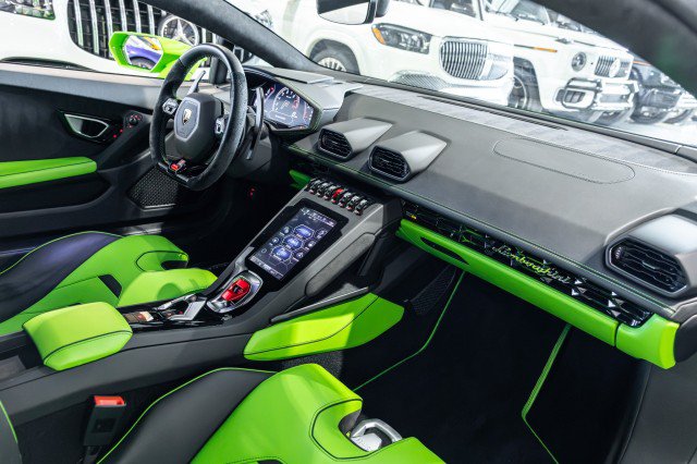 Used 2022 Lamborghini Huracan EVO RWD image 44