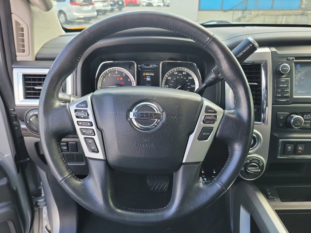 Used 2018 Nissan Titan SV w/ SV Convenience Package AWD/4WD image 25