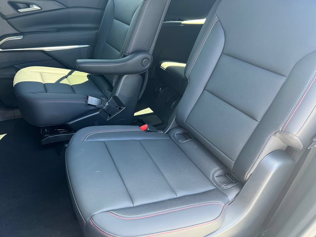 Used 2026 Chevrolet Traverse Z71 w/ Driver Confidence Package AWD/4WD image 16