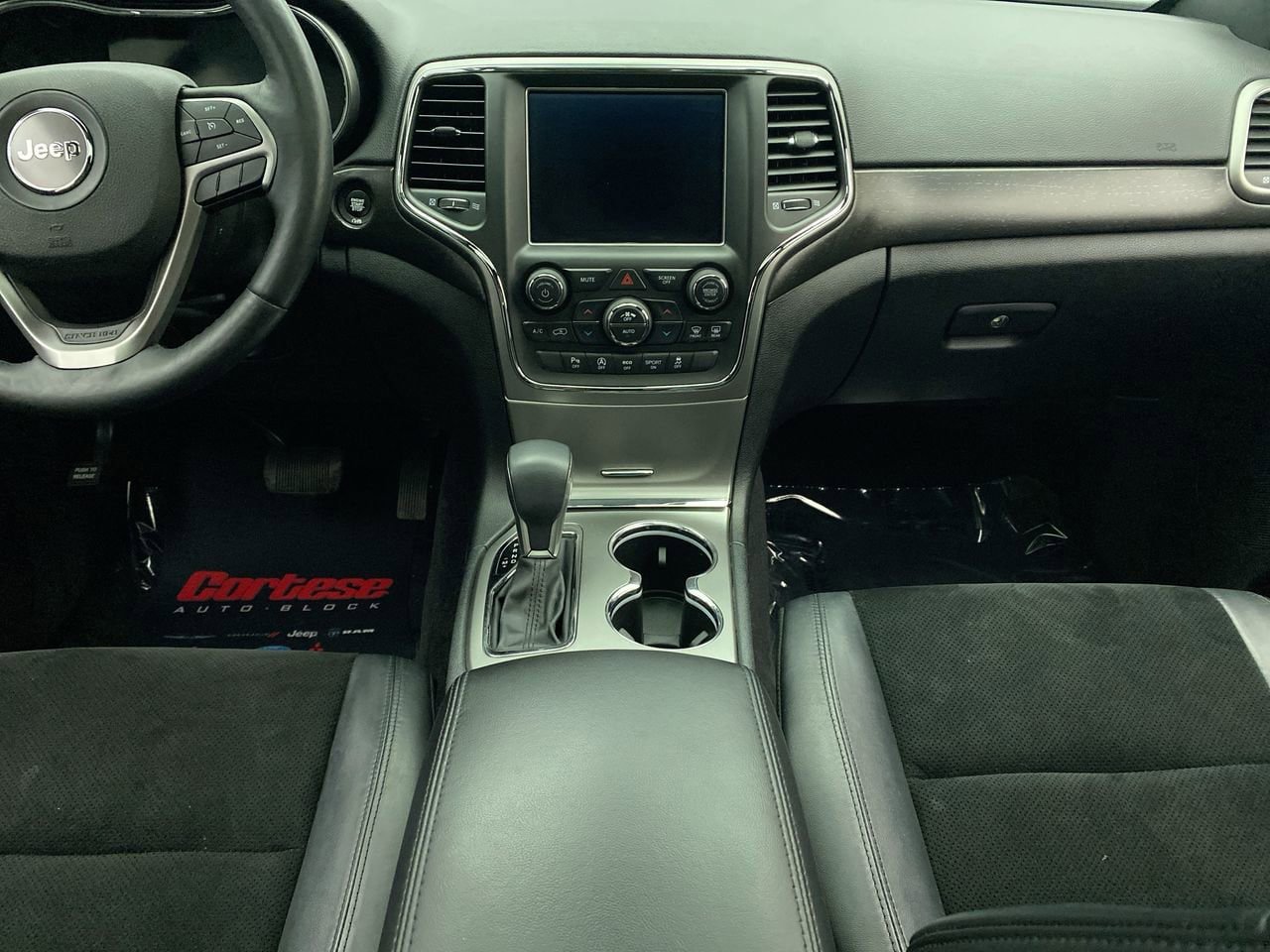 Used 2018 Jeep Grand Cherokee Altitude AWD/4WD image 21