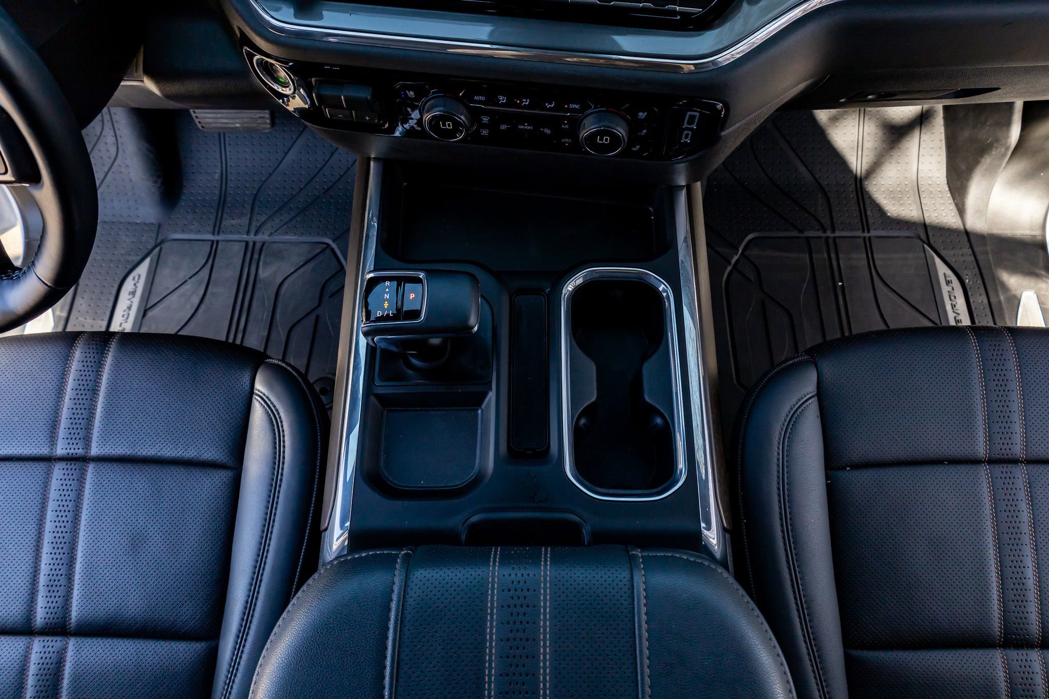 Used 2024 Chevrolet Silverado 1500 High Country w/ Technology Package image 27