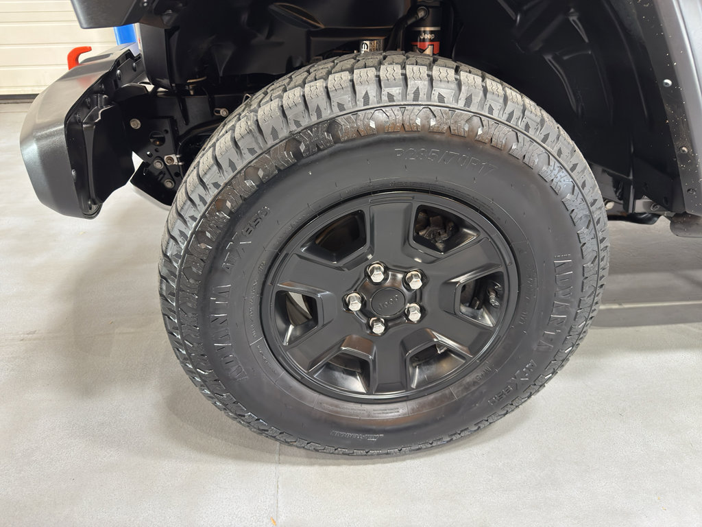 Used 2022 Jeep Gladiator Mojave w/ LED Lighting Group image 9