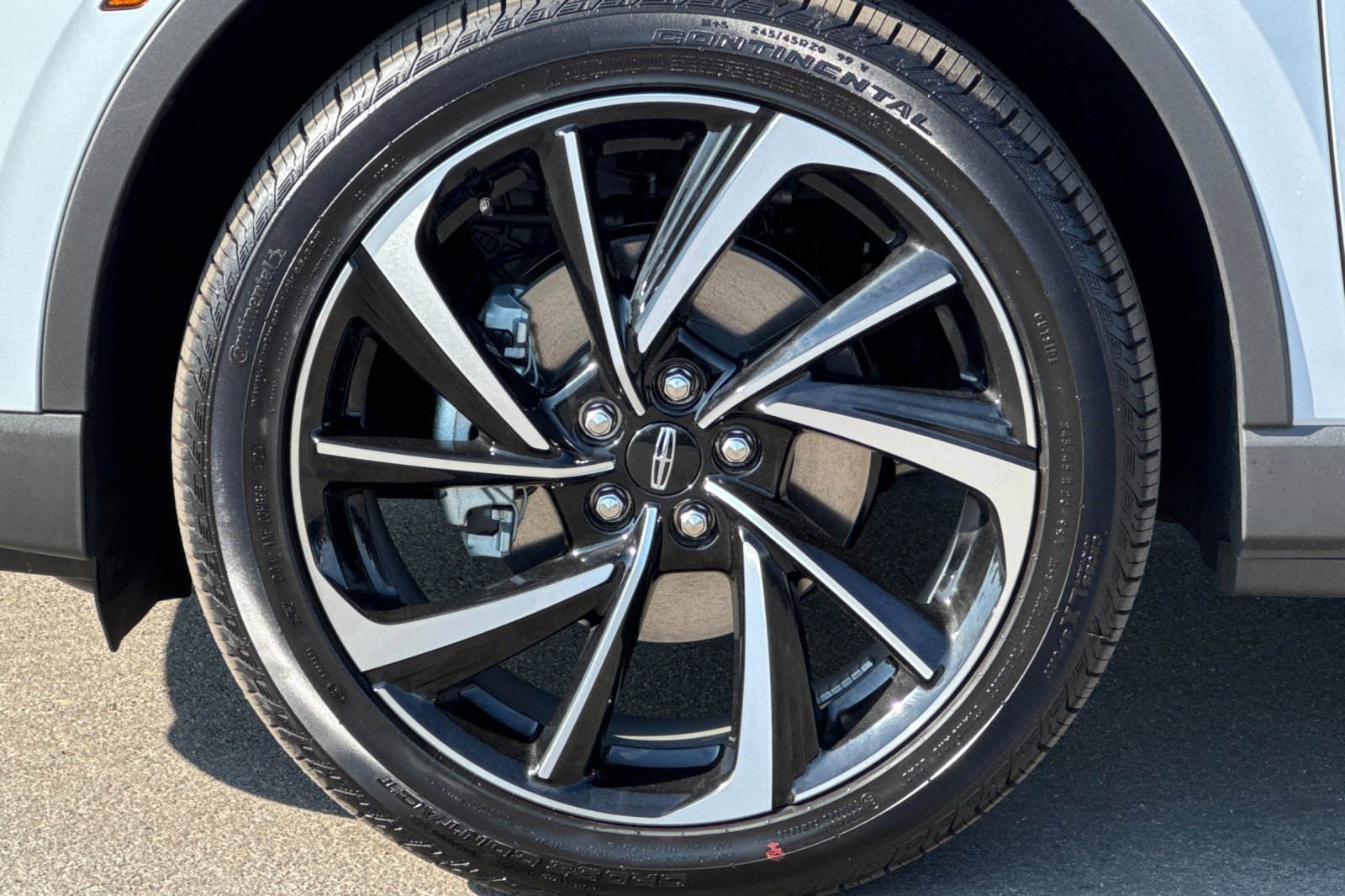 New 2025 Lincoln Corsair Reserve w/ Equipment Group 202A image 25