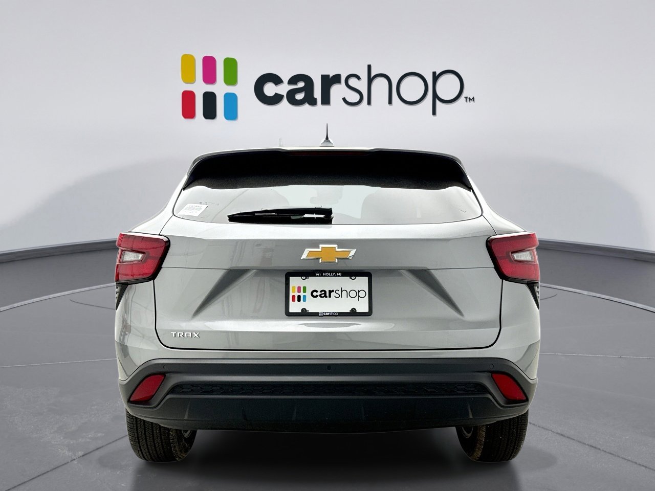 Used 2025 Chevrolet Trax LS w/ LS Convenience Package image 4