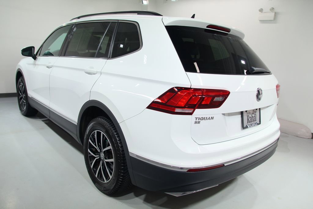 Used 2021 Volkswagen Tiguan SE w/ Panoramic Sunroof Package AWD/4WD image 15