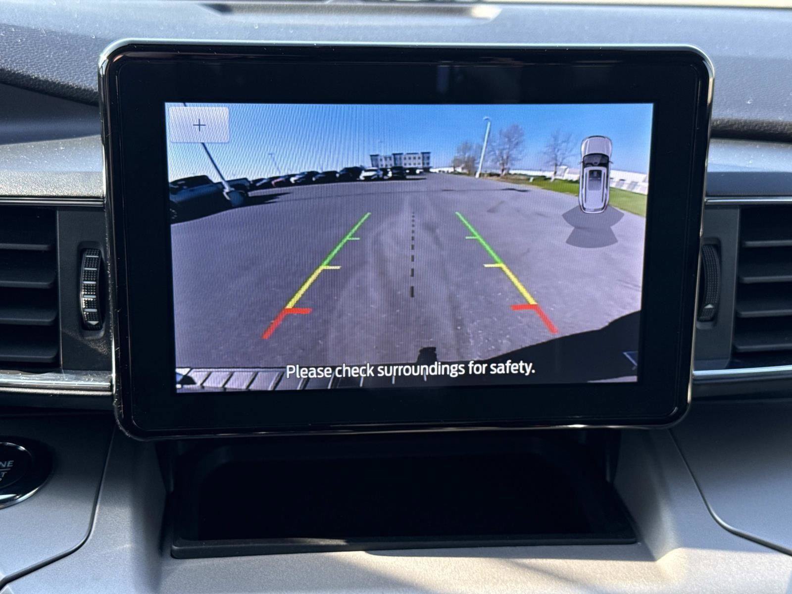 Used 2023 Ford Explorer XLT w/ Equipment Group 202A image 4