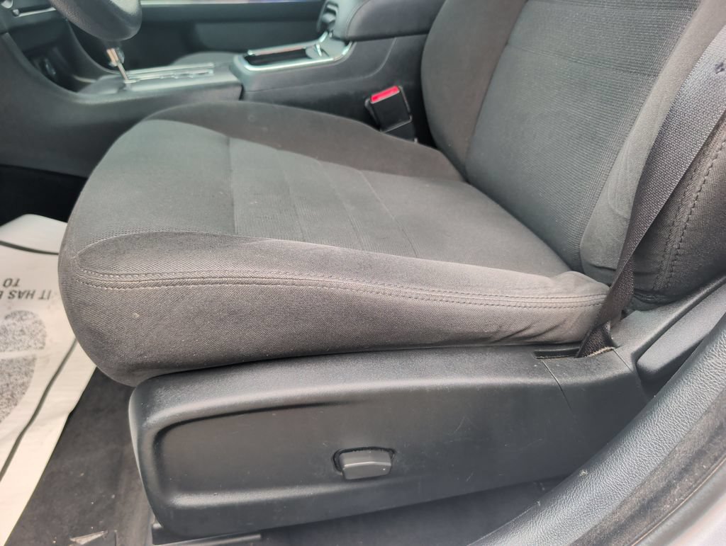Used 2013 Dodge Charger SE RWD image 9