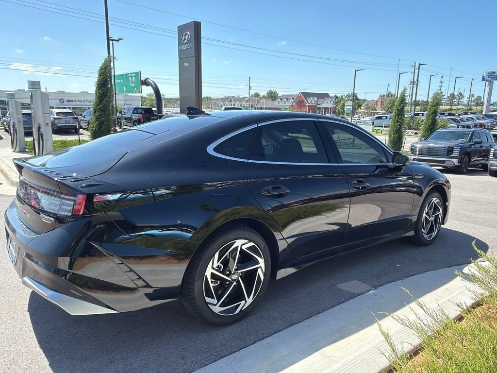New 2026 Hyundai Sonata SEL FWD image 4