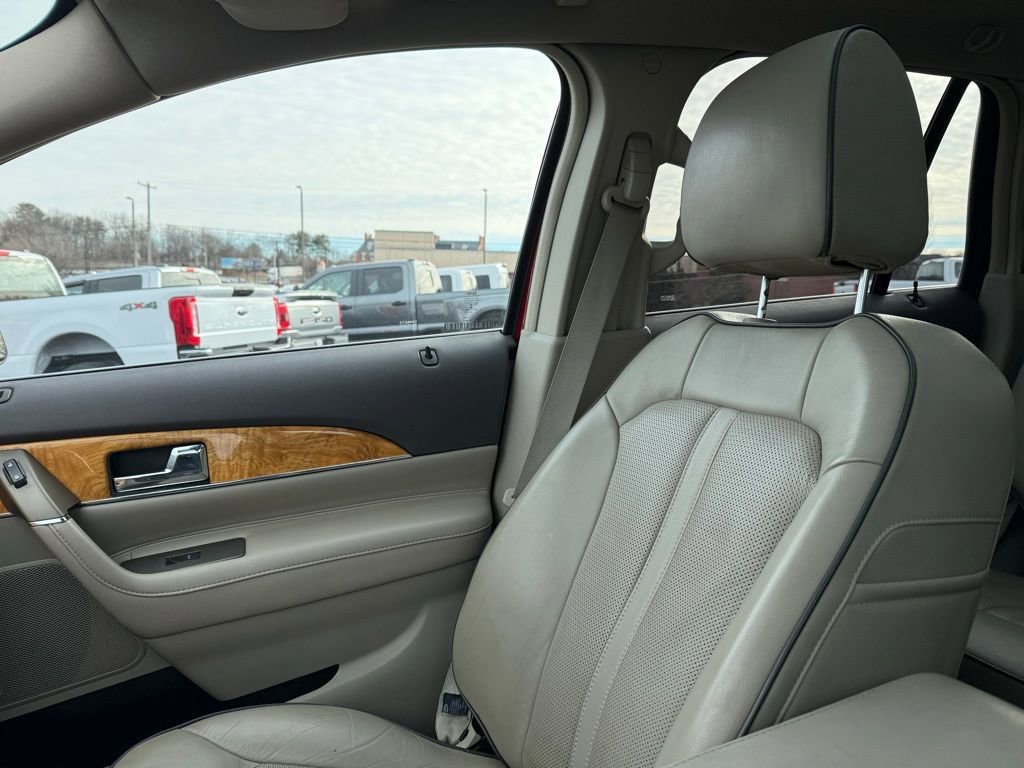 Used 2015 Lincoln MKX AWD w/ Equipment Group 102A image 26