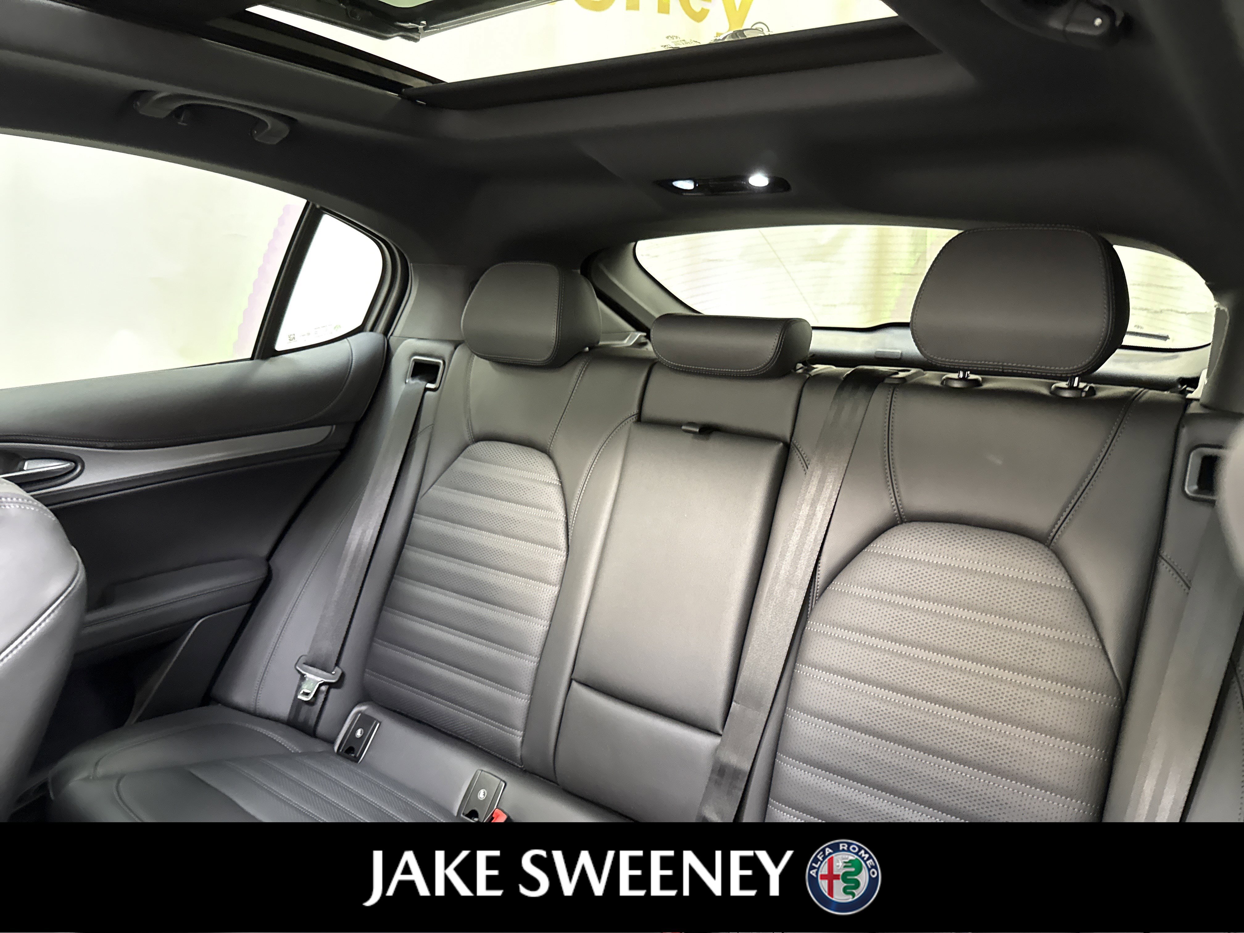 New 2026 Alfa Romeo Stelvio Sprint image 12