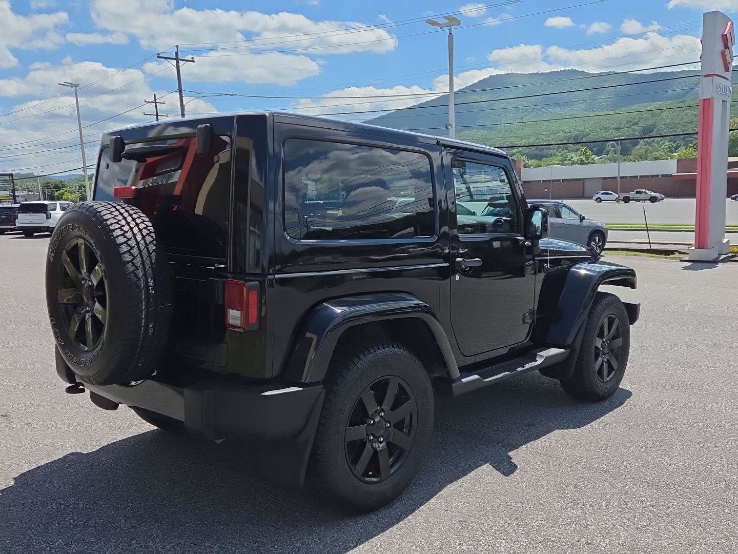 Used 2014 Jeep Wrangler Sahara AWD/4WD image 3
