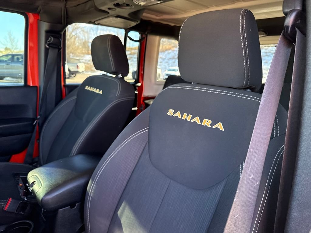 Used 2015 Jeep Wrangler Unlimited Sahara w/ Connectivity Group image 14