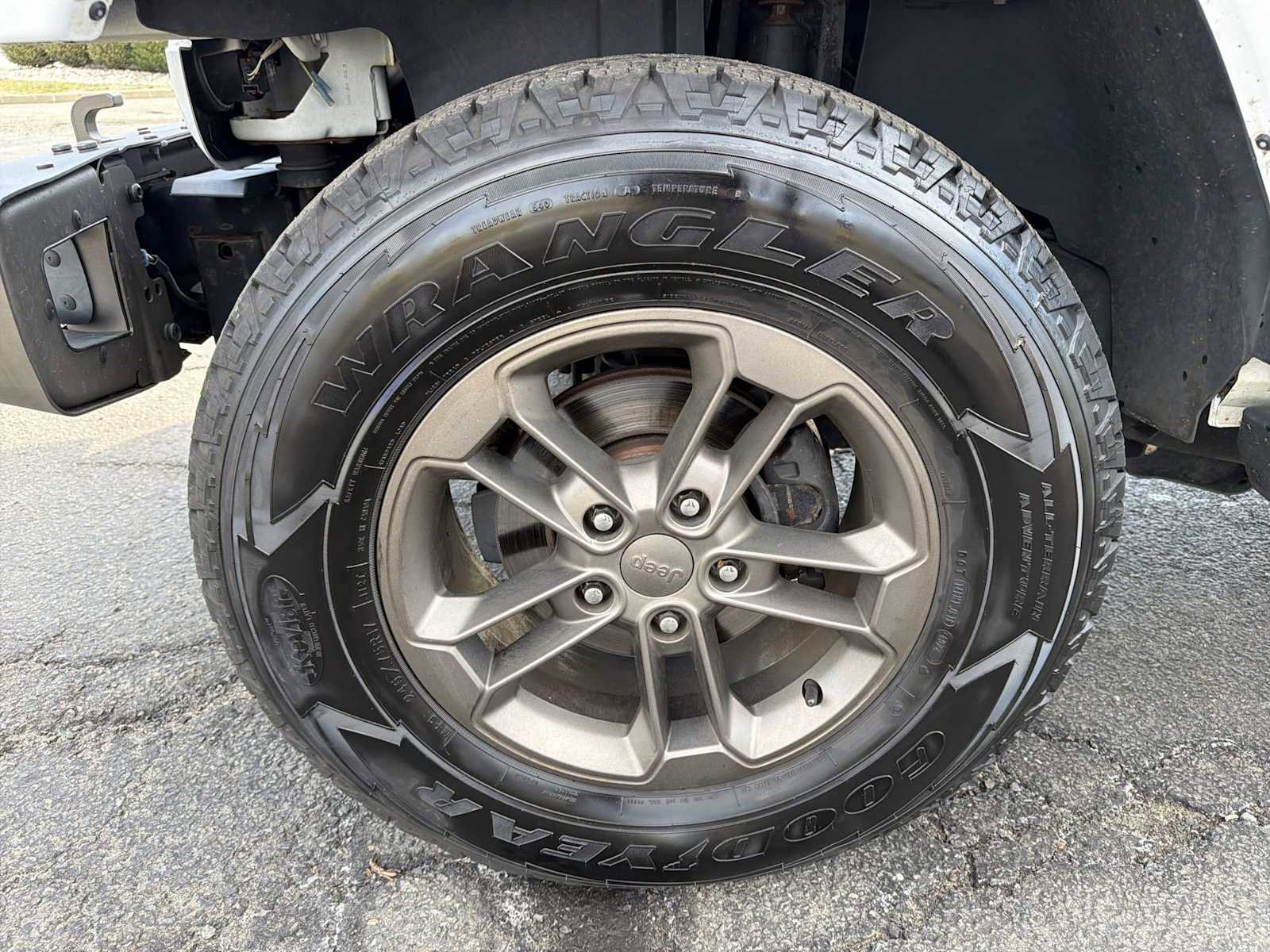 Used 2017 Jeep Wrangler 75th Anniversary image 19