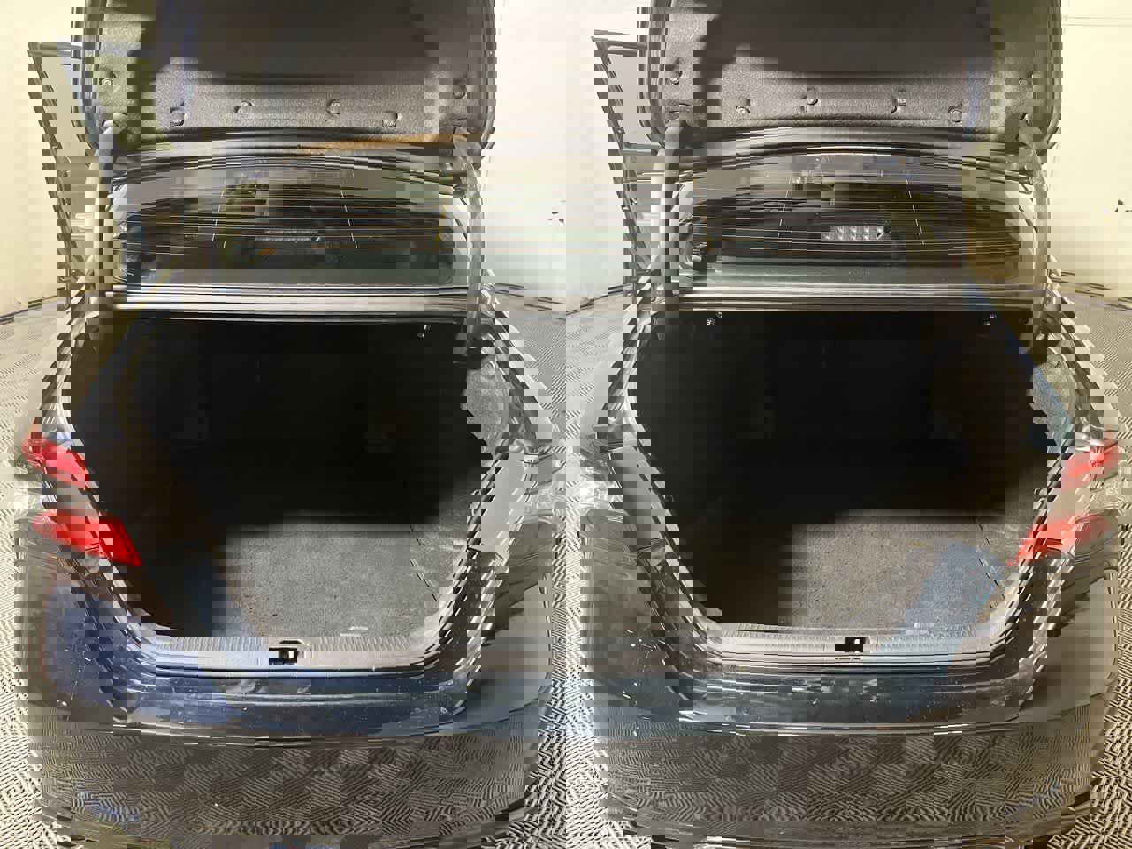 Used 2021 Toyota Camry XSE image 29