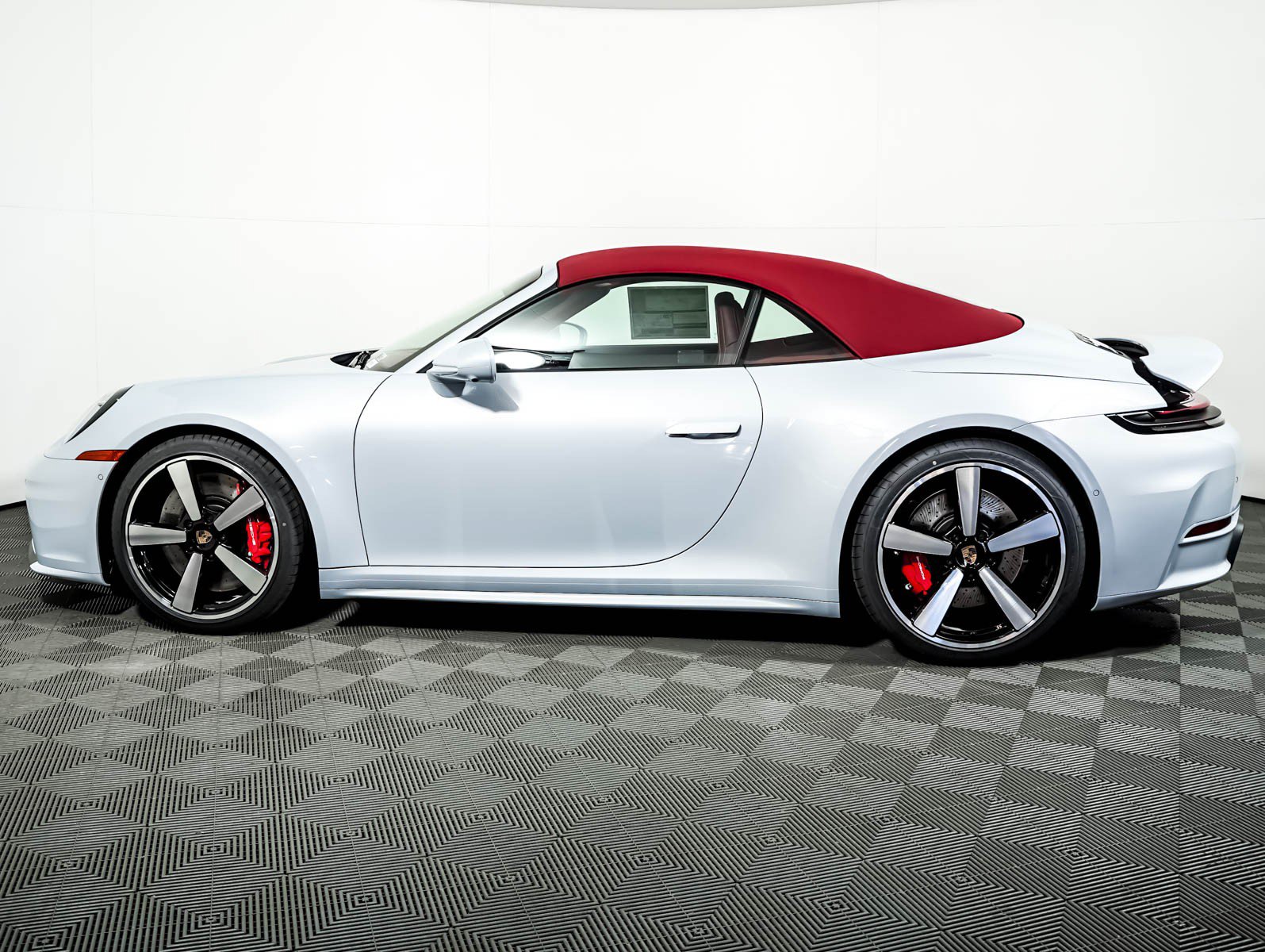 New 2026 Porsche 911 Carrera 4S AWD/4WD image 2