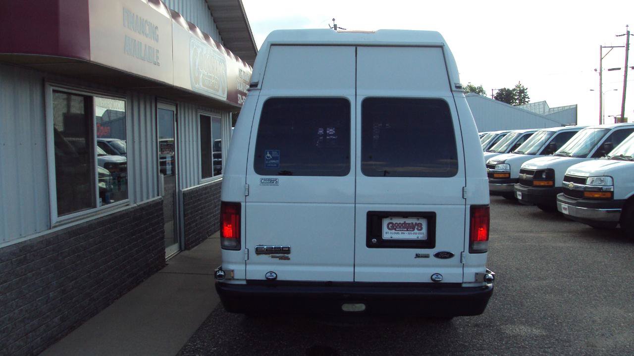 Used 2014 Ford E-250 and Econoline 250 Extended w/ Power Group RWD image 14