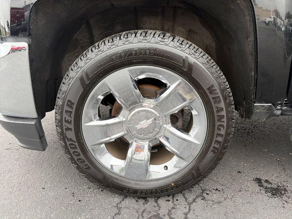 Used 2018 Chevrolet Silverado 1500 LT w/ All Star Edition AWD/4WD image 26
