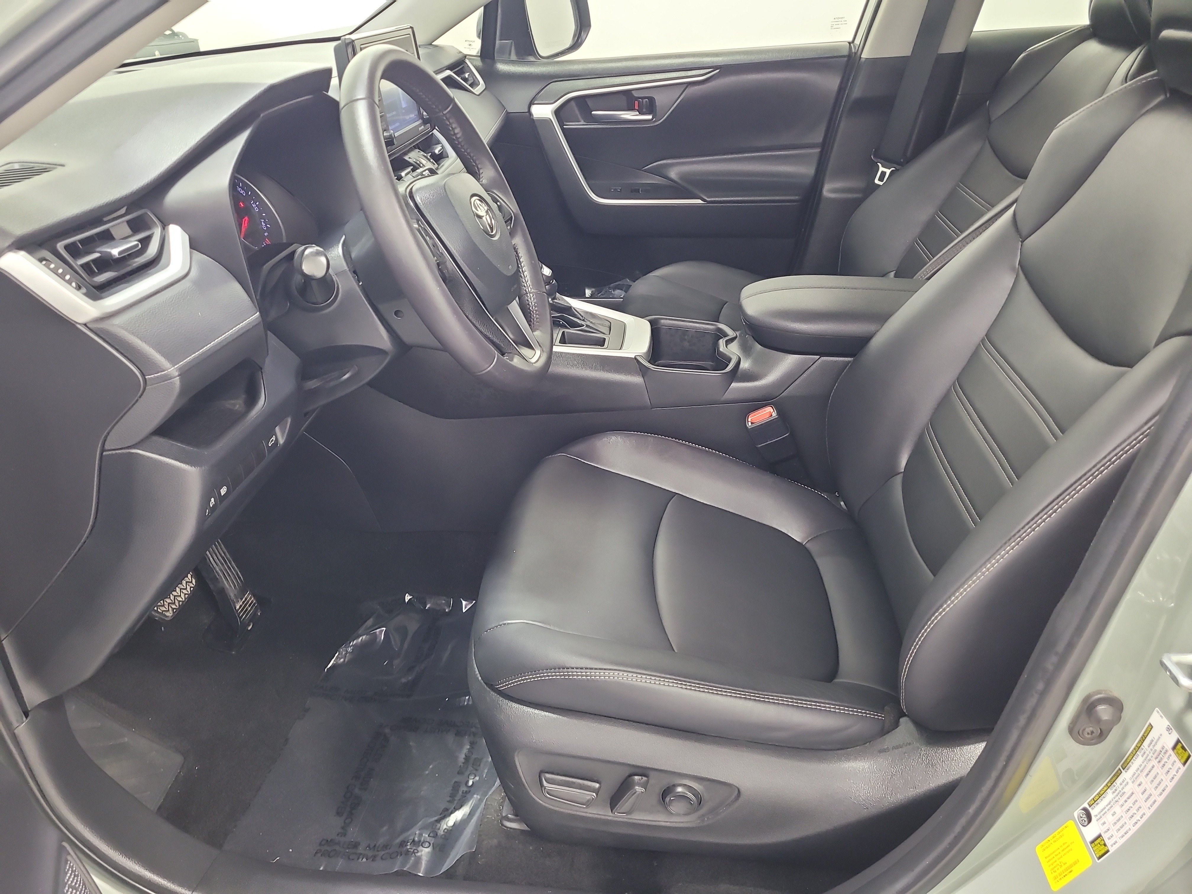Used 2022 Toyota RAV4 XLE Premium FWD image 24