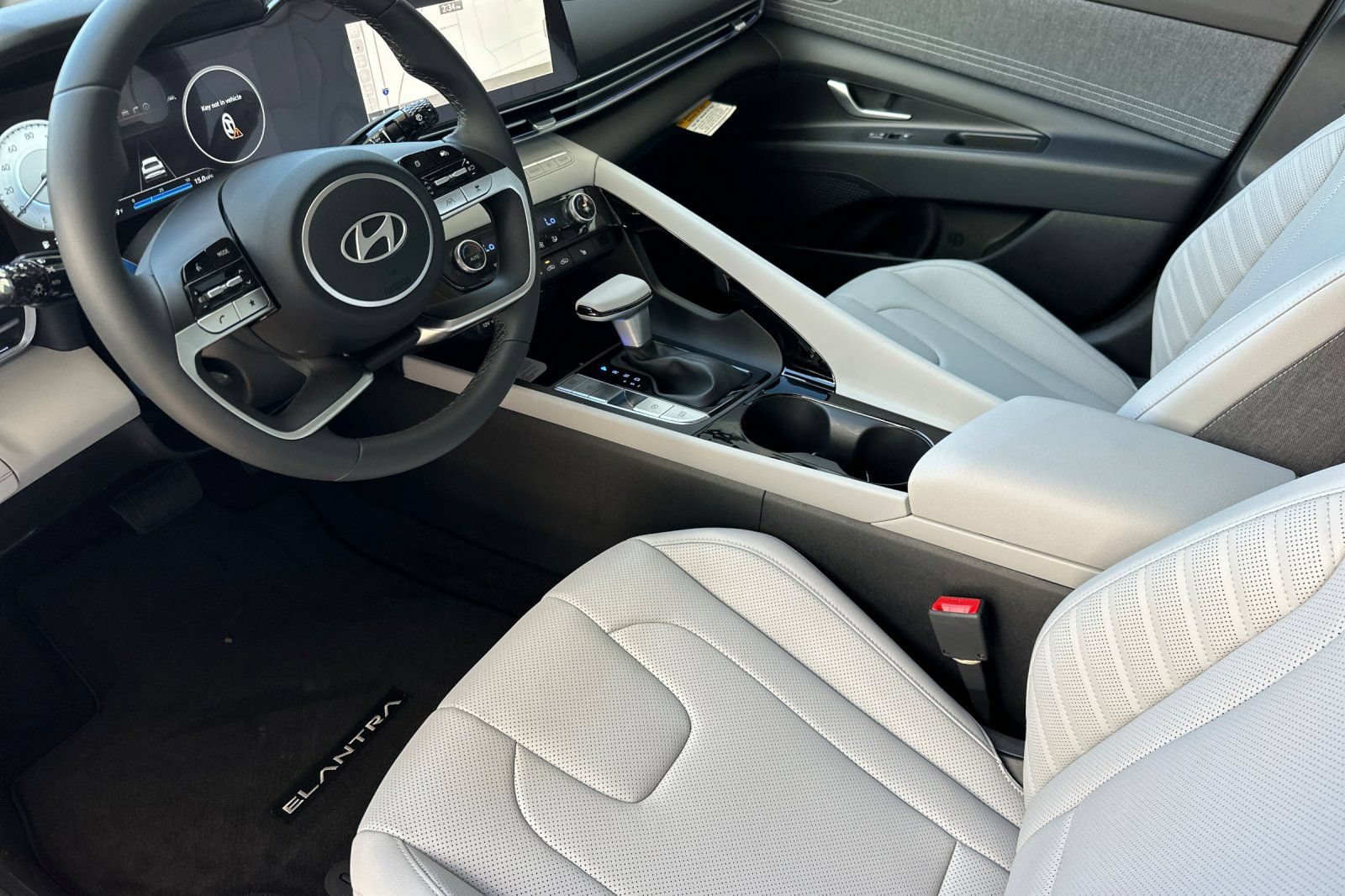 New 2026 Hyundai Elantra Limited FWD image 9