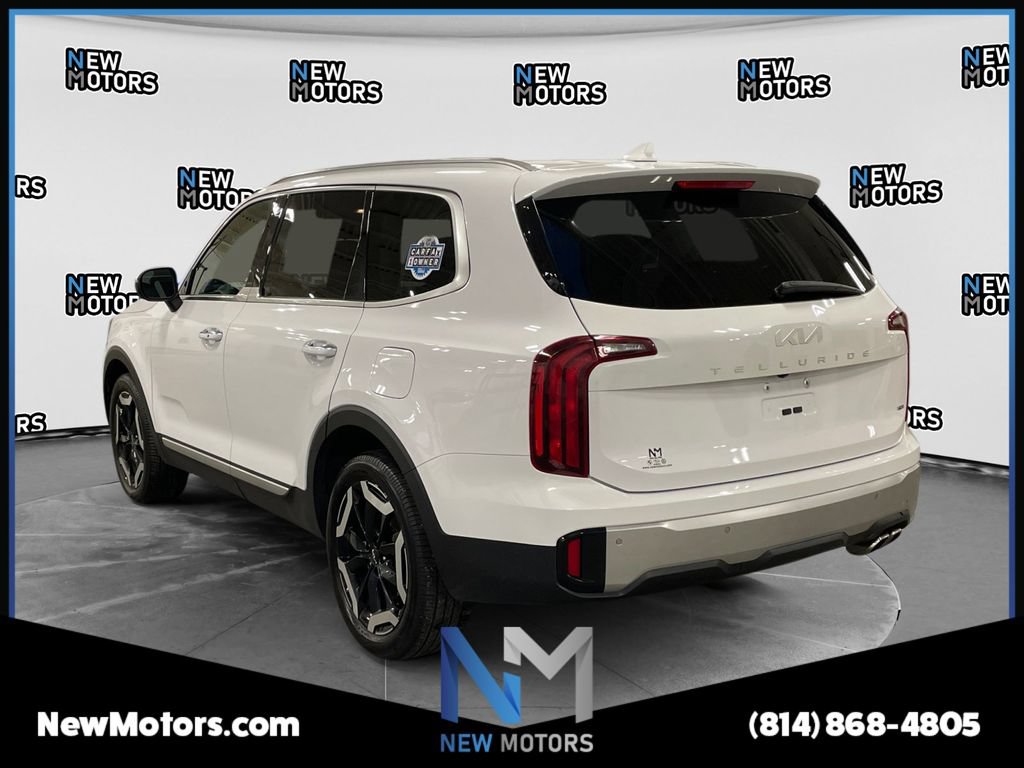Used 2023 Kia Telluride S AWD/4WD image 3