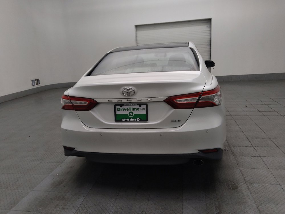 Used 2018 Toyota Camry XLE FWD image 7