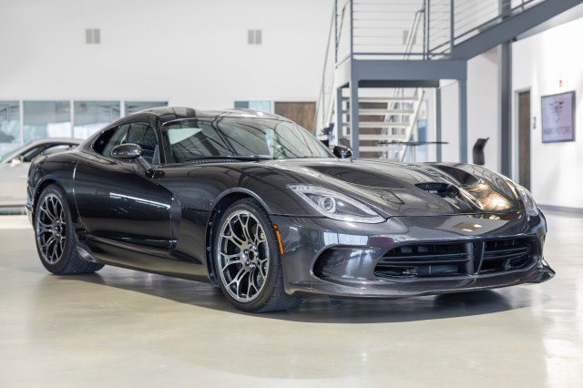 Used 2013 SRT Viper GTS w/ GTS Laguna Interior Pkg image 18