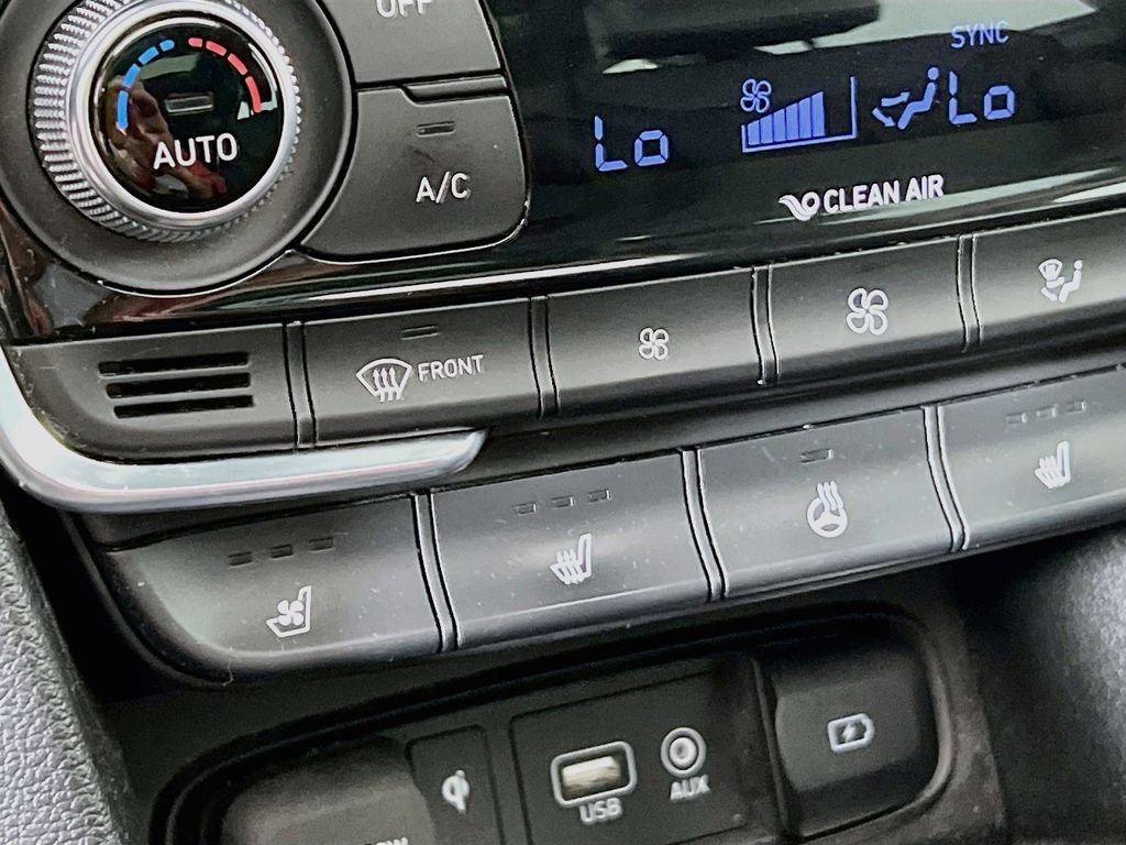 Used 2020 Hyundai Santa Fe Limited AWD/4WD image 20