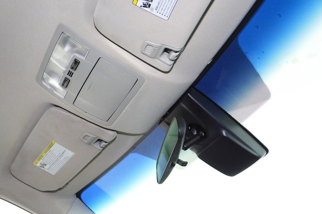 Used 2018 Toyota Avalon XLE w/ Preferred Accessory Package image 17