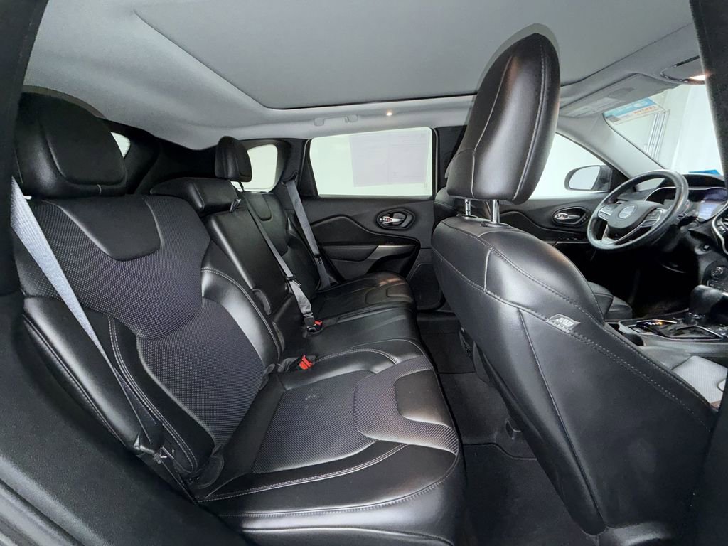 Used 2020 Jeep Cherokee Limited image 7