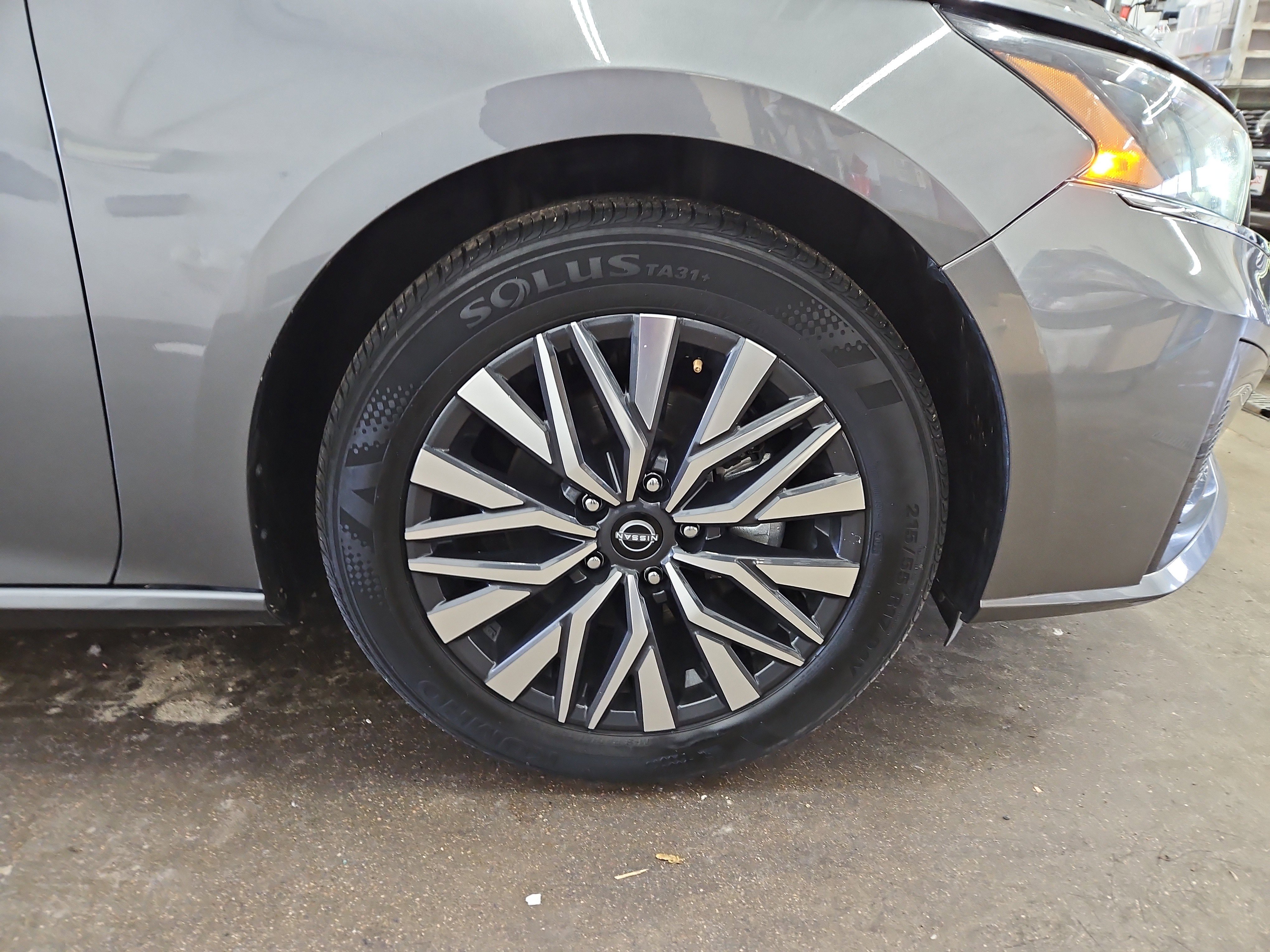 Used 2024 Nissan Altima 2.5 SV image 23