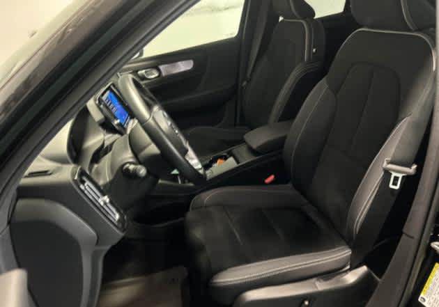 Used 2023 Volvo XC40 Recharge Ultimate w/ Protection Package Premier AWD/4WD image 2