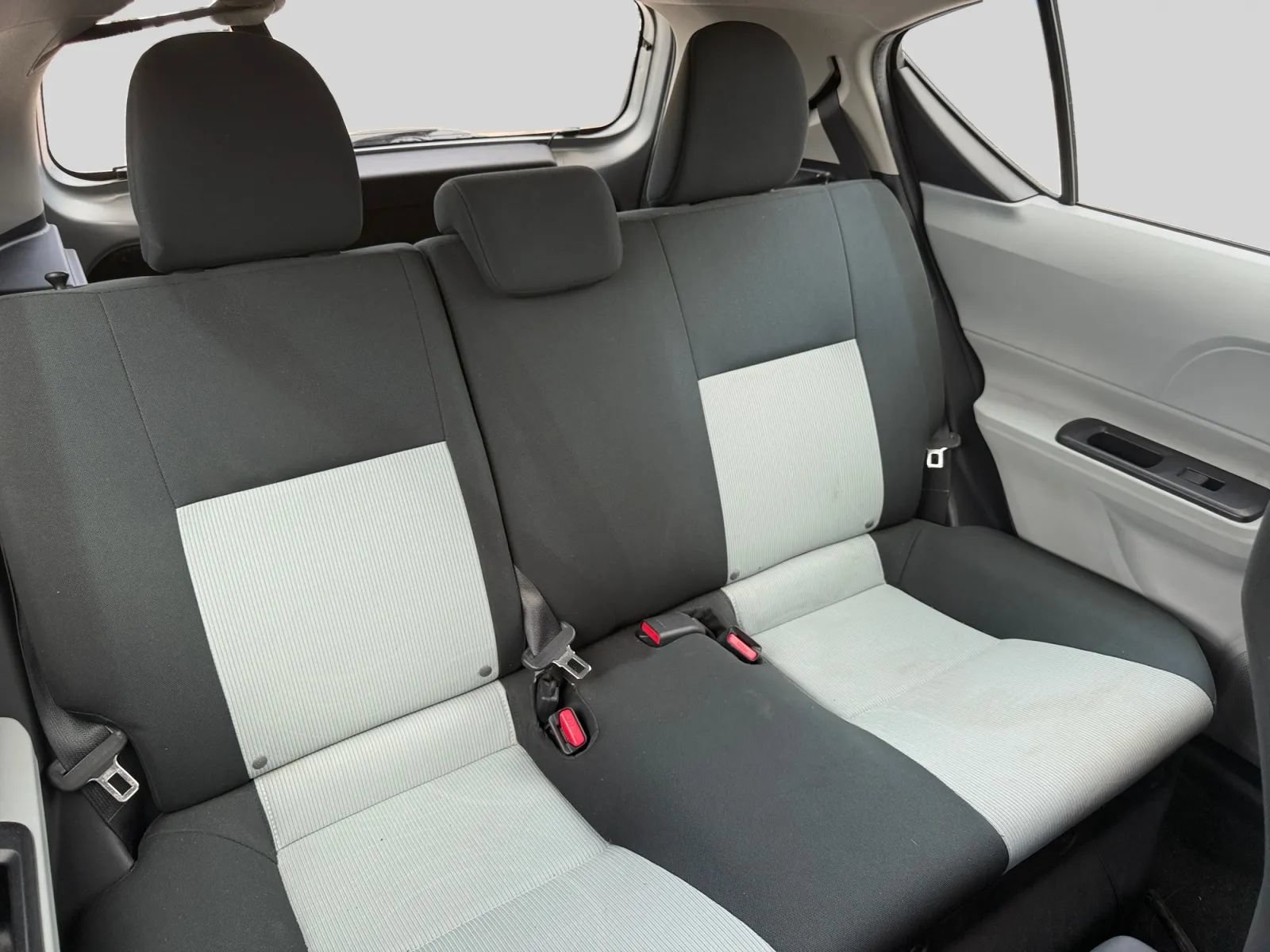 Used 2013 Toyota Prius C FWD image 18