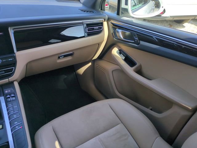 Used 2021 Porsche Macan image 17