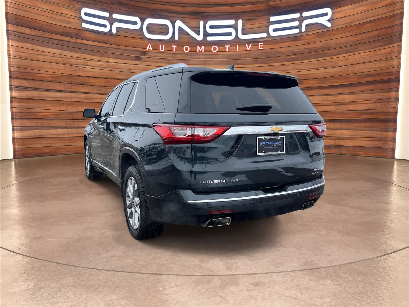 Used 2021 Chevrolet Traverse Premier image 3