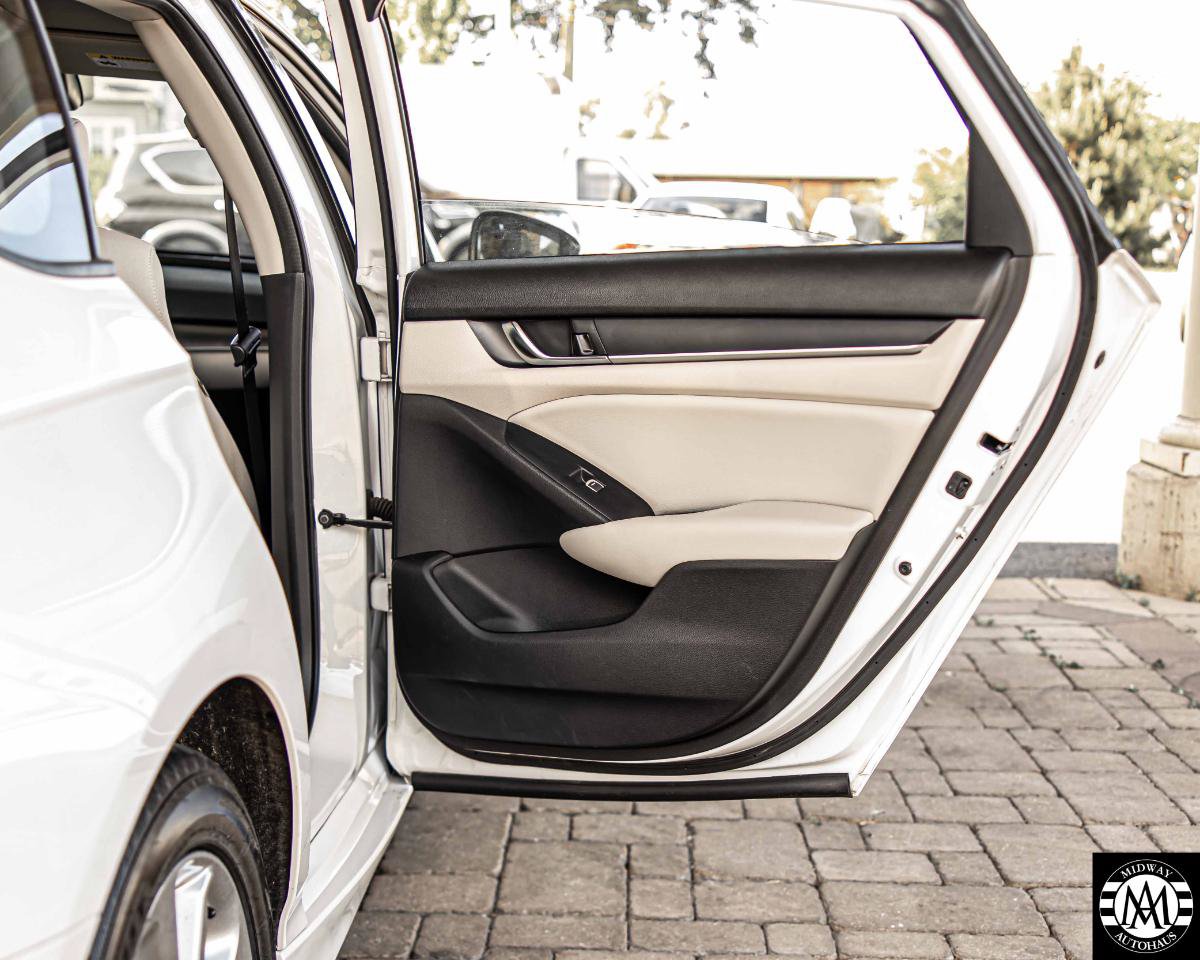 Used 2018 Honda Accord LX image 30