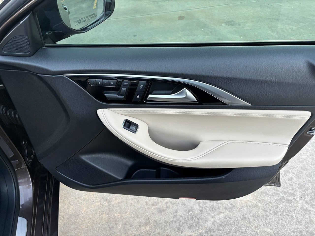 Used 2019 INFINITI QX30 w/ Navigation Package image 21