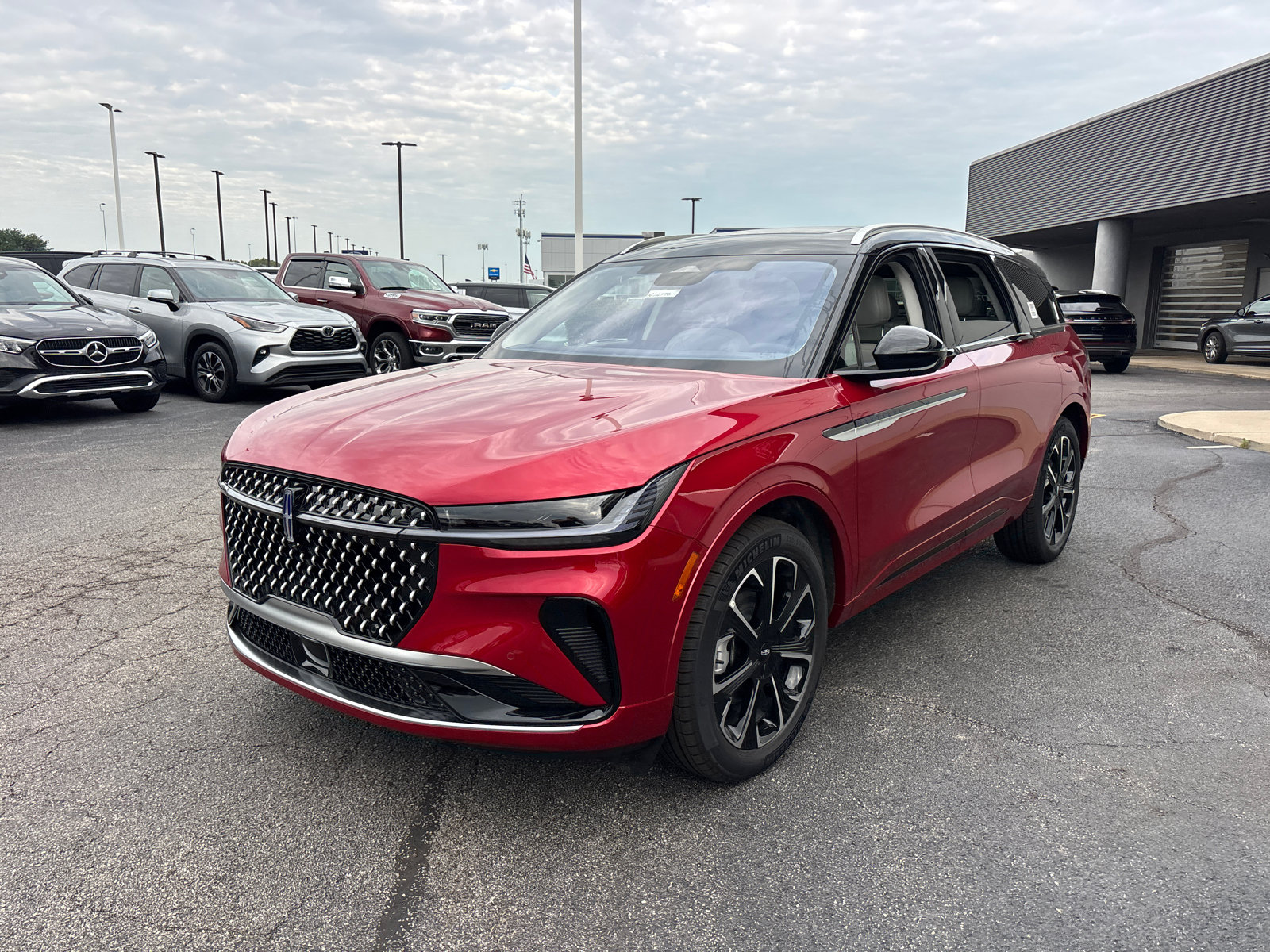 New 2026 Lincoln Nautilus Reserve AWD/4WD image 3