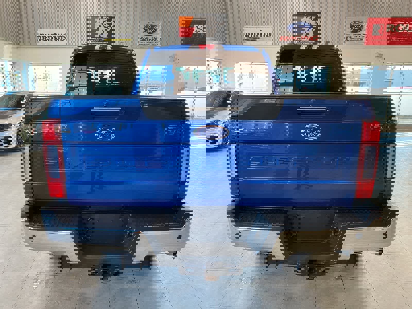 Certified 2022 Ford F350 Lariat w/ Lariat Ultimate Package image 4