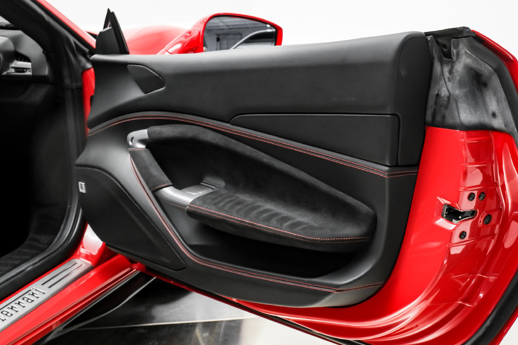 Used 2020 Ferrari F8 Tributo RWD image 39