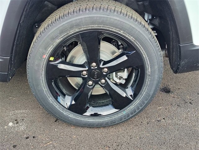 New 2025 Jeep Grand Cherokee L Altitude image 11